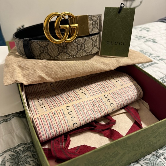 NWT Authentic Reversible Gucci Belt - Picture 1 of 9